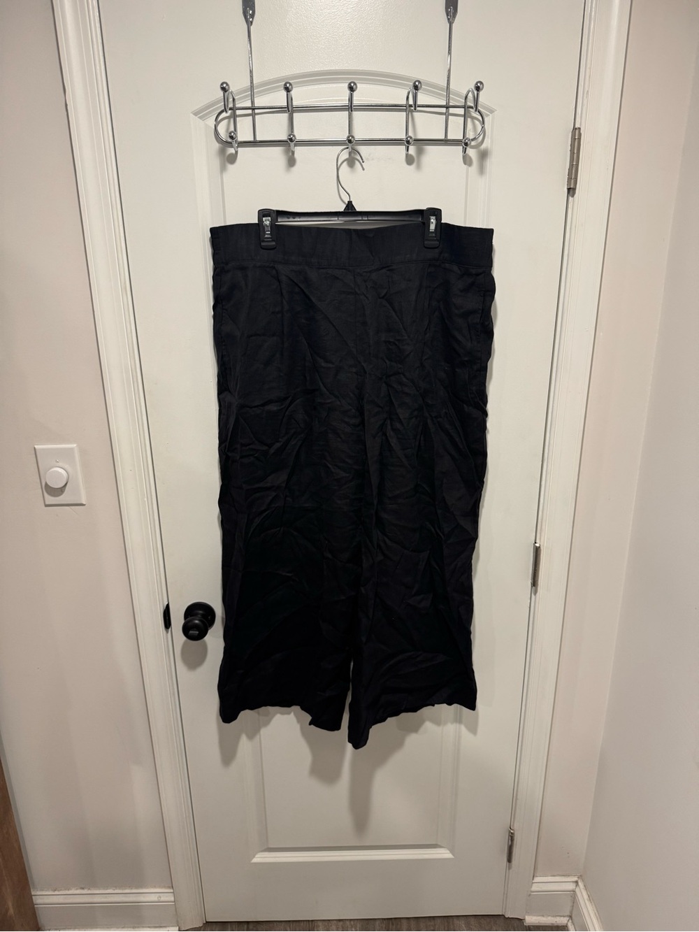 LOFT Black Wide-Leg Midi Pants